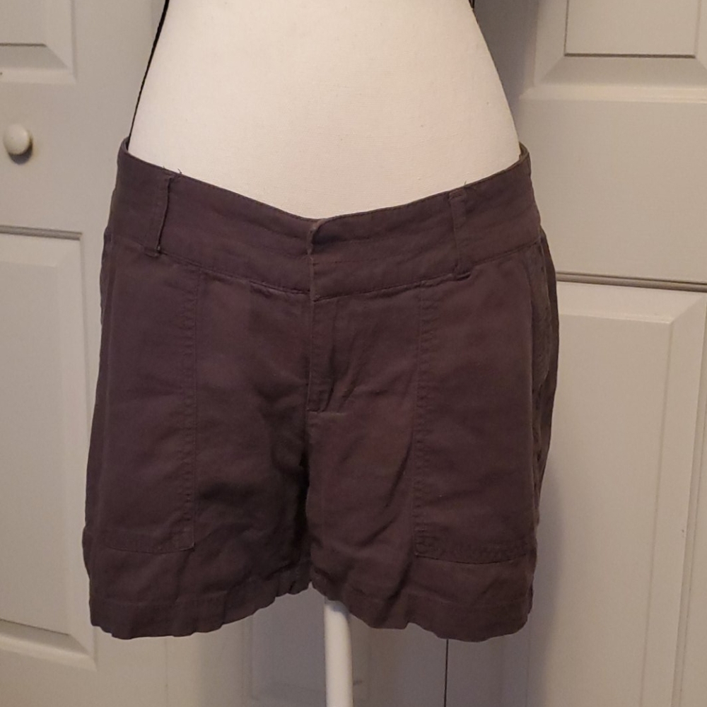 APT 9 MODERN CUT SHORTS